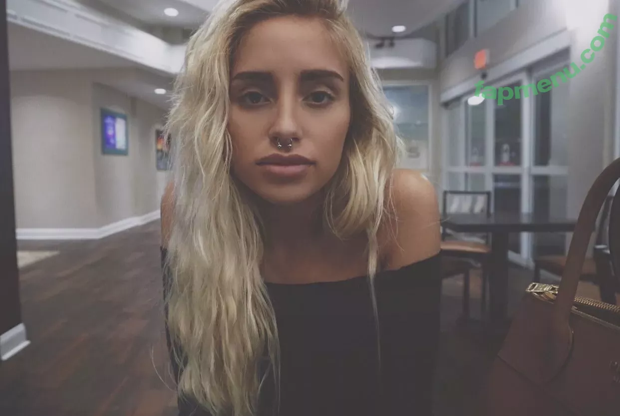 Naomi Woods nude photo #0105 (Lissapolooza / naomiwoods.official)