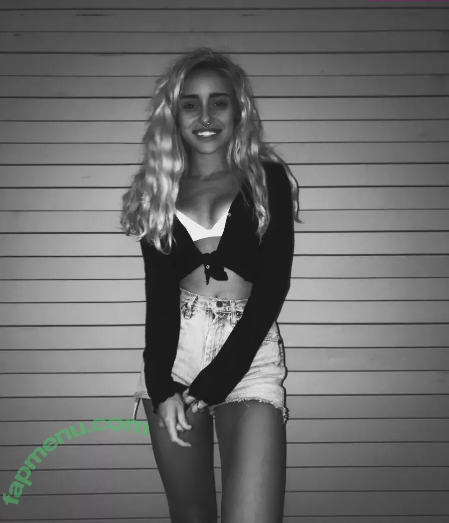 Naomi Woods nude photo #0113 (Lissapolooza / naomiwoods.official)