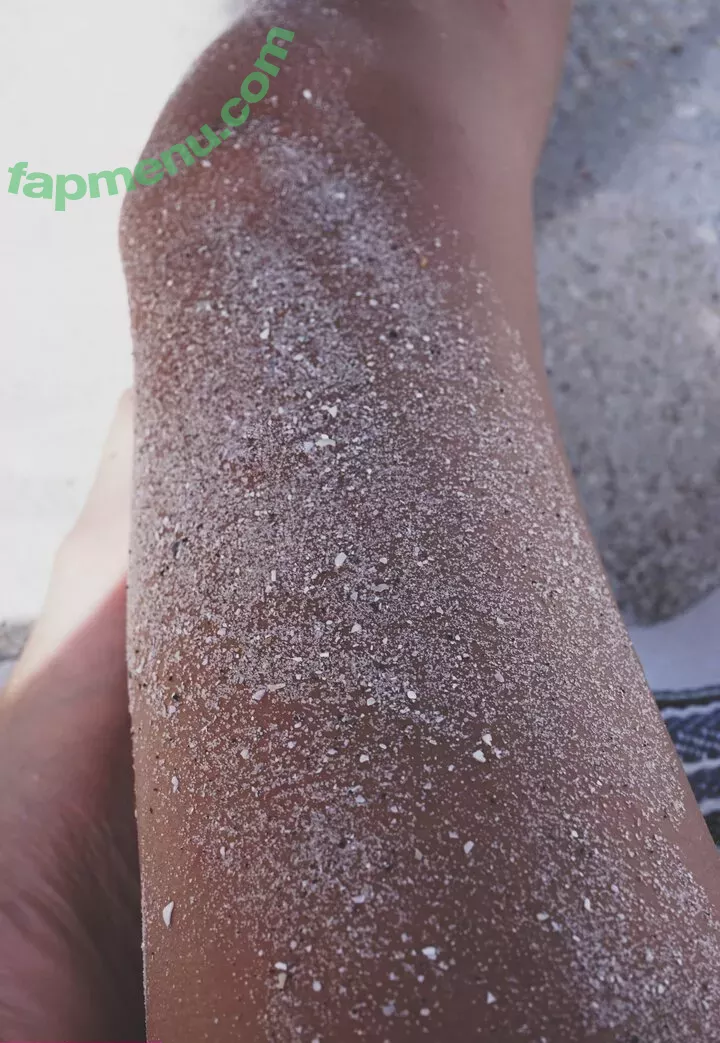 Naomi Woods nude photo #0115 (Lissapolooza / naomiwoods.official)