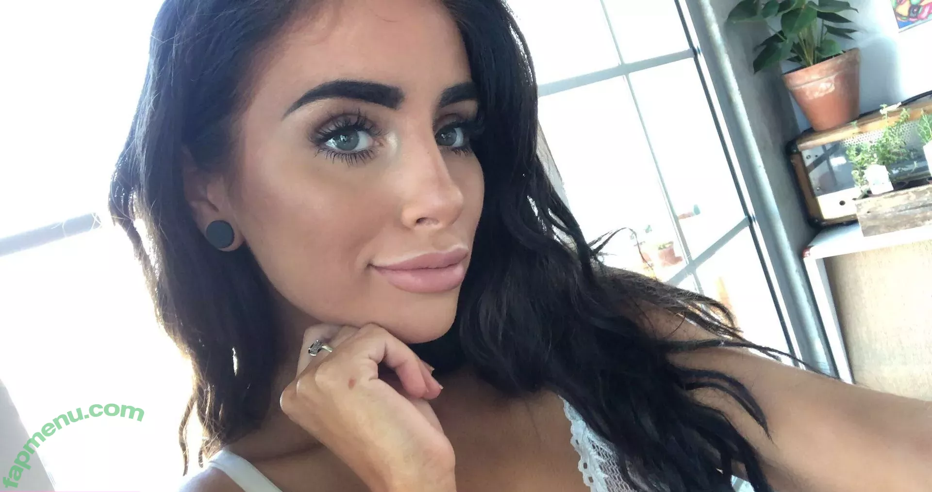 Naomi Woods nude photo #0315 (Lissapolooza / naomiwoods.official)