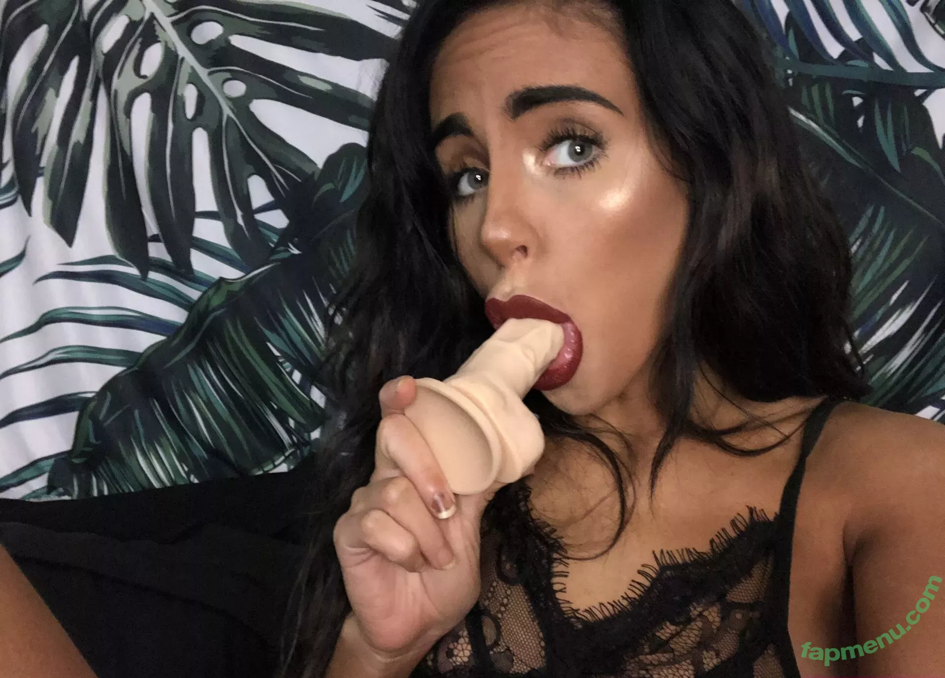 Naomi Woods nude photo #0331 (Lissapolooza / naomiwoods.official)