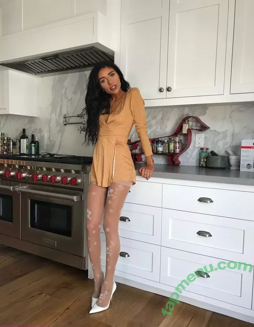 Naomi Woods nude photo #0376 (Lissapolooza / naomiwoods.official)