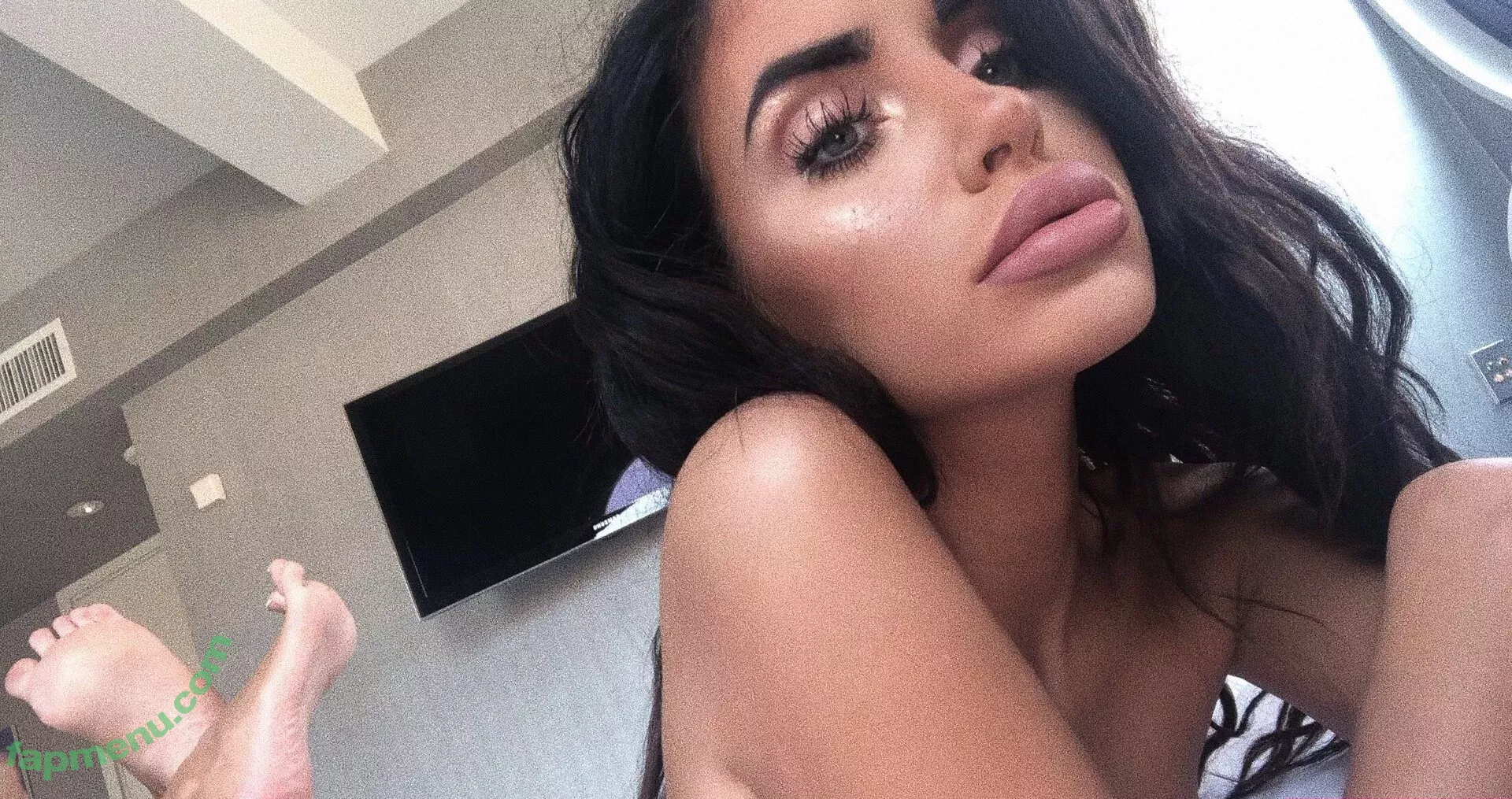 Naomi Woods nude photo #0398 (Lissapolooza / naomiwoods.official)