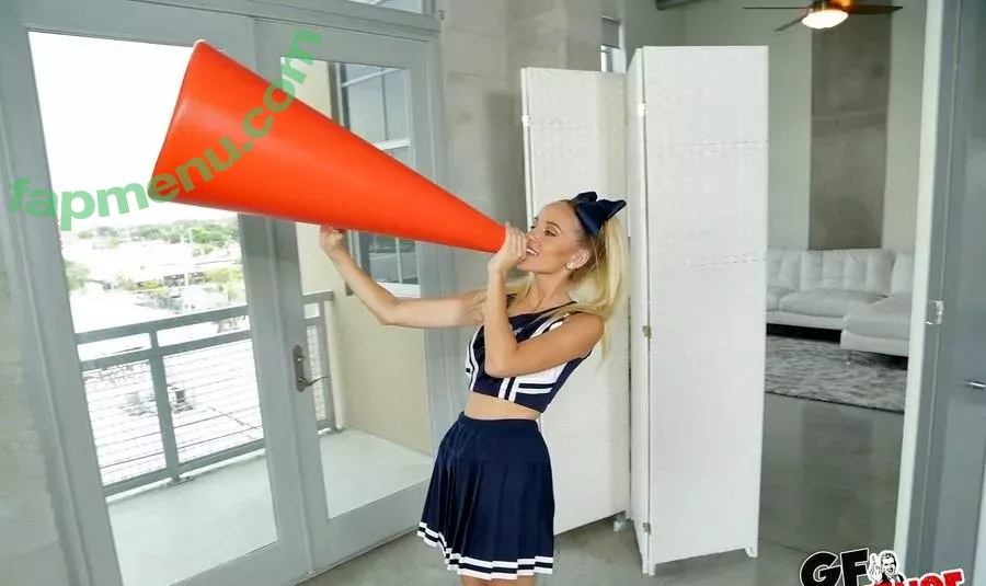 Naomi Woods nude photo #0545 (Lissapolooza / naomiwoods.official)