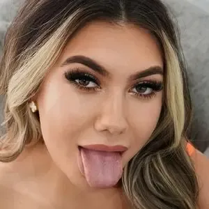 naomibaby18 / naomilau18 nude photo #0026