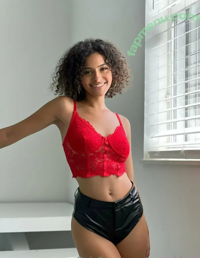 Naomidaze nude photo #0015 (naomidazexo)
