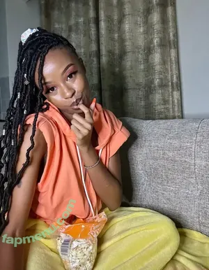 naomiebonyvip / naomi_eb0ny nude photo #0060