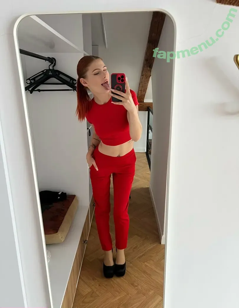 naomimurr nude photo #0005 (naomurr)