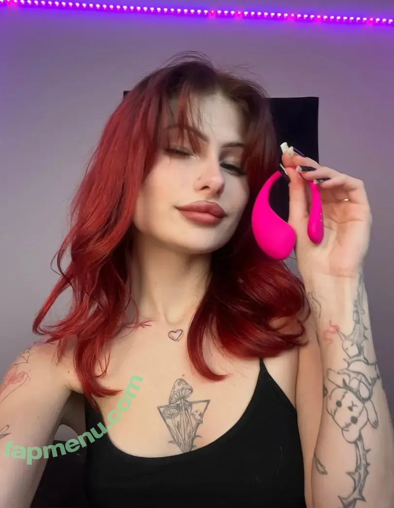 naomimurr nude photo #0026 (naomurr)