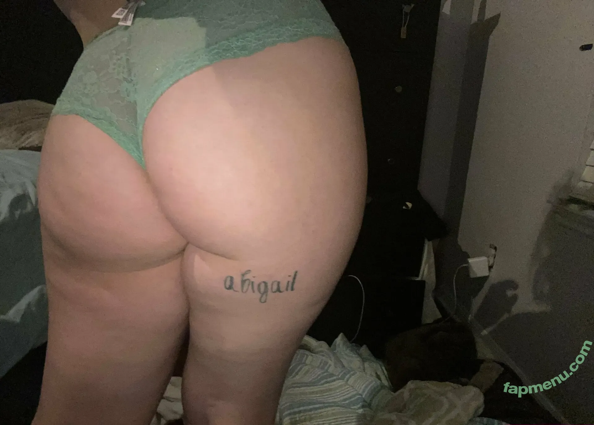 napolitanzoey nude photo #0017 (honeynapoletano)