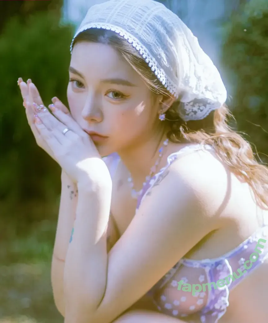 Nardear Montgod nude photo #0002 (Cat / catnardear / nardear)