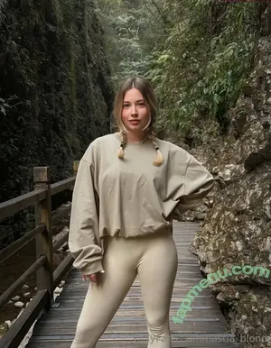  nude photo #0003
