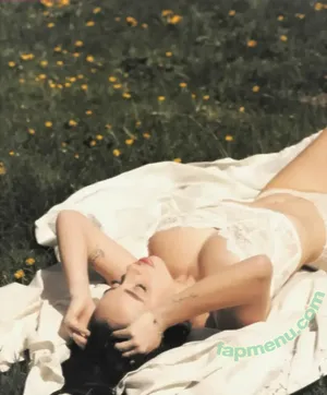  nude photo #0002