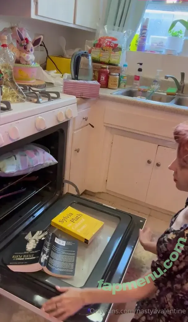 Nastyavalentine nude photo #0394 (TeslaPrincess69 / Valentinenastya)