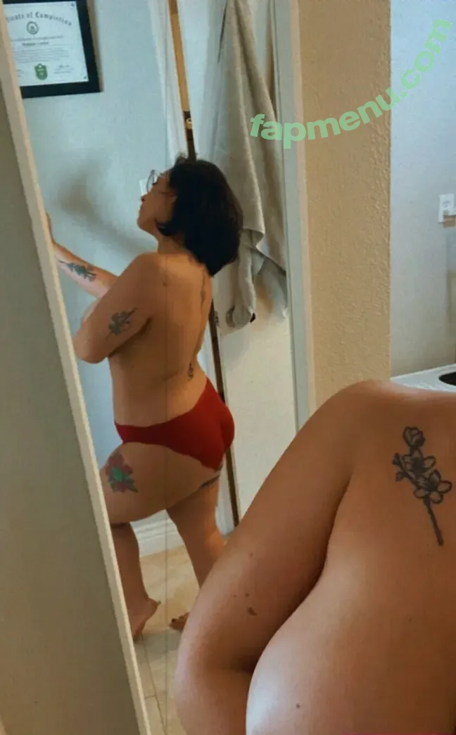 Nastynaty93 nude photo #0021 (Nastynaty93)