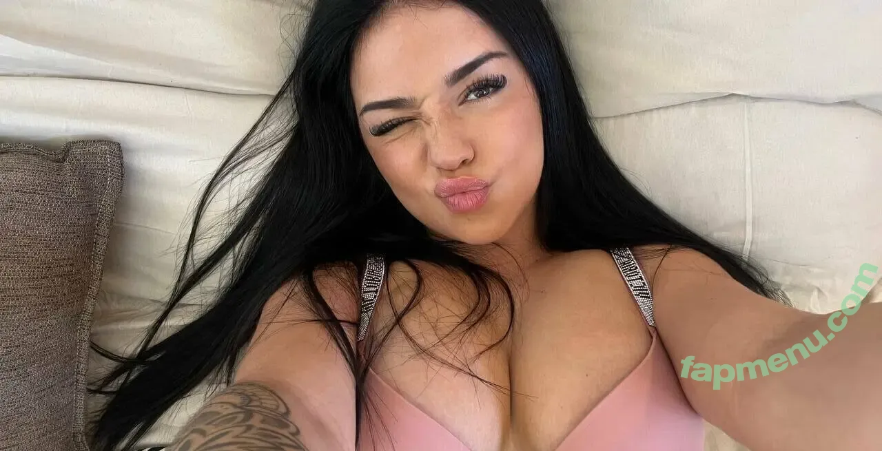 natalia.cabrera nude photo #0005 (la_tia_nat)