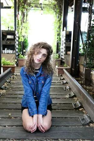 Natalia Dyer / nattyiceofficial nude photo #0005