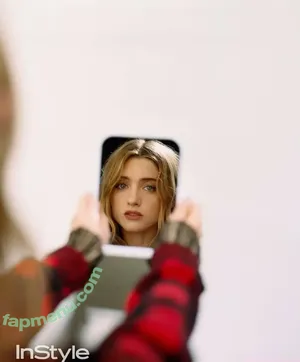 Natalia Dyer / nattyiceofficial nude photo #0840