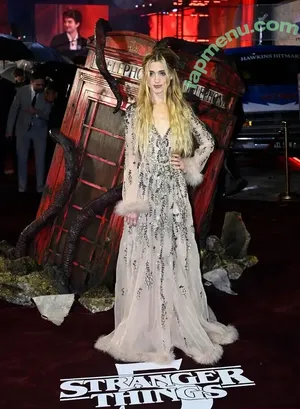 Natalia Dyer / nattyiceofficial nude photo #0870