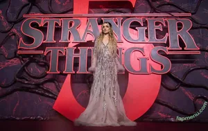 Natalia Dyer / nattyiceofficial nude photo #0875