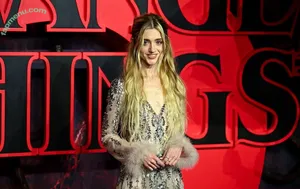 Natalia Dyer / nattyiceofficial nude photo #0877