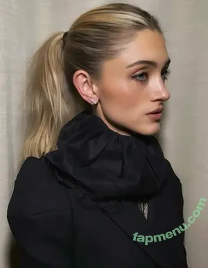 Natalia Dyer / nattyiceofficial nude photo #0906