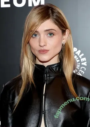 Natalia Dyer / nattyiceofficial nude photo #0966