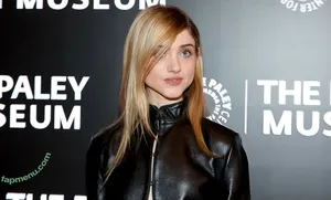 Natalia Dyer / nattyiceofficial nude photo #0970