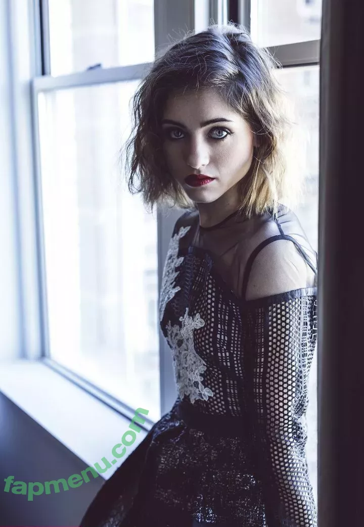 Natalia Dyer nude photo #0434 (nattyiceofficial)