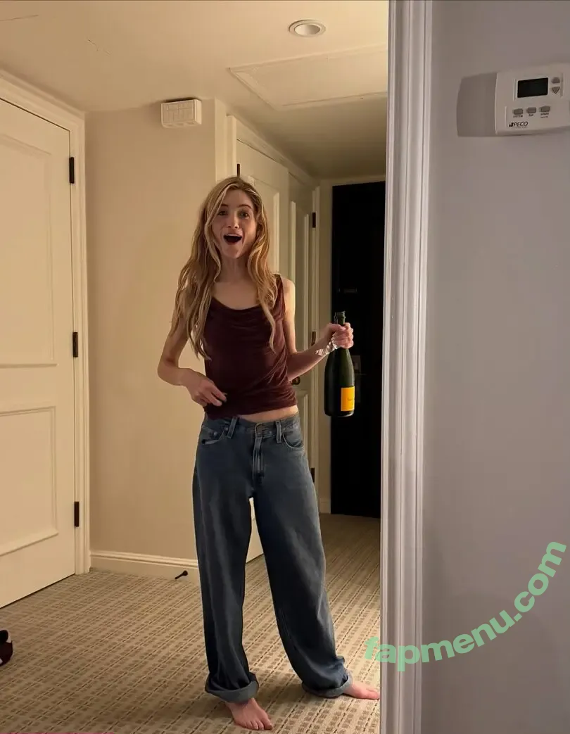 Natalia Dyer nude photo #0847 (nattyiceofficial)