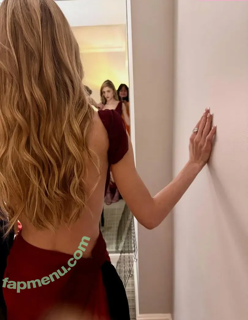 Natalia Dyer nude photo #0848 (nattyiceofficial)