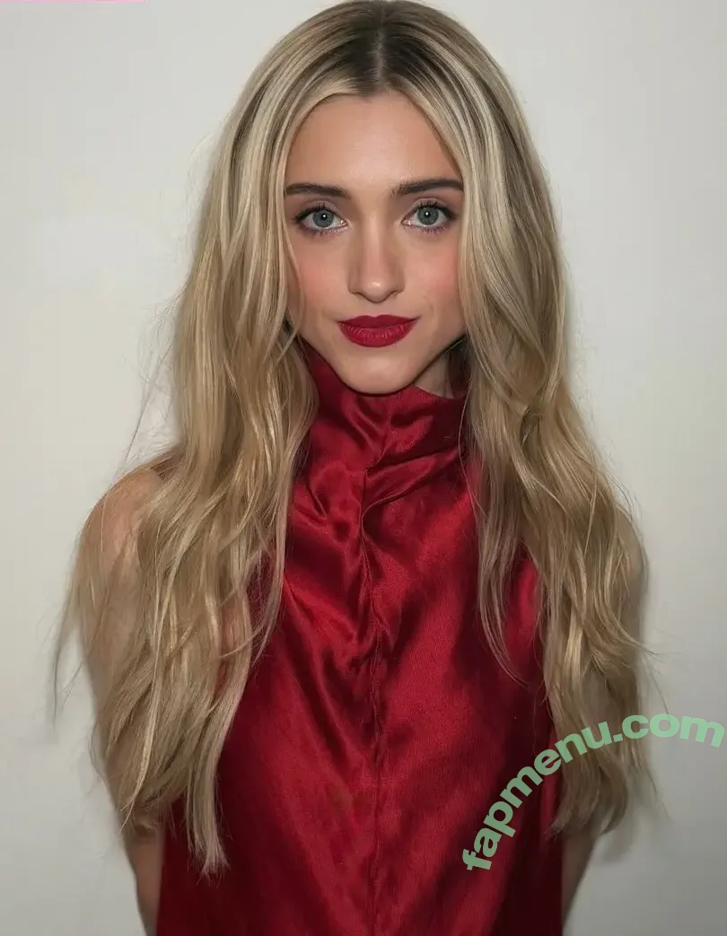 Natalia Dyer nude photo #0865 (nattyiceofficial)