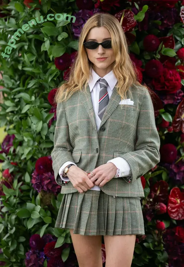 Natalia Dyer nude photo #0911 (nattyiceofficial)