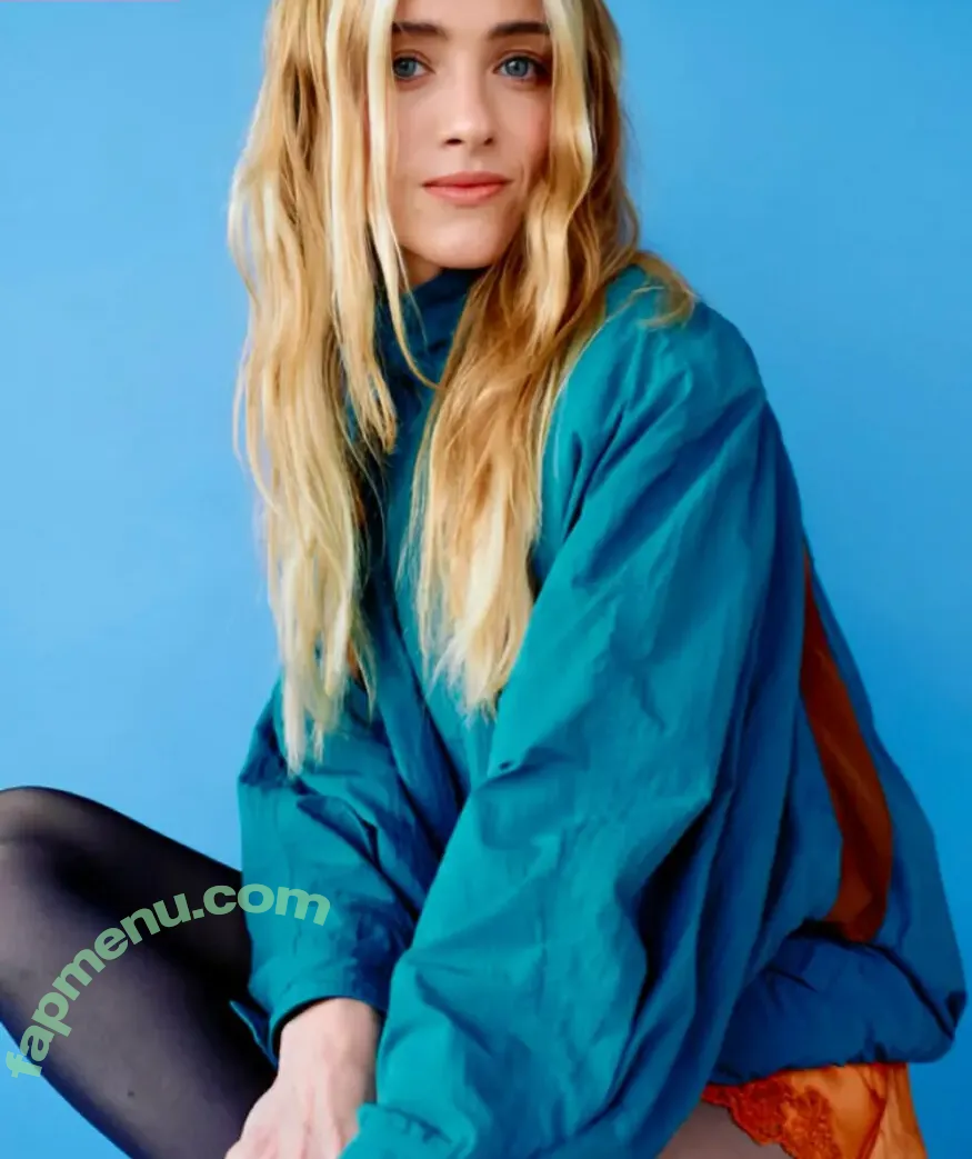 Natalia Dyer nude photo #0937 (nattyiceofficial)