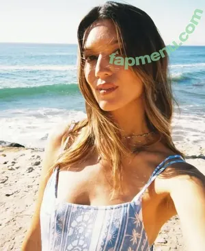 Natalia Lalonde / natalialalonde nude photo #0056