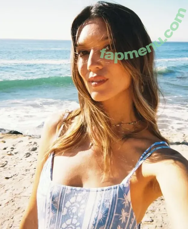 Natalia Lalonde nude photo #0056 (natalialalonde)