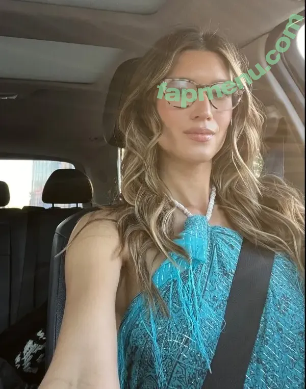 Natalia Lalonde nude photo #0058 (natalialalonde)