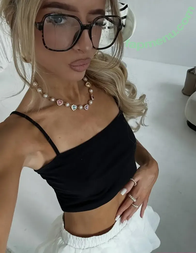 Natalia Tworek nude photo #0051 (__natixxa__ / __onlyforfun__)