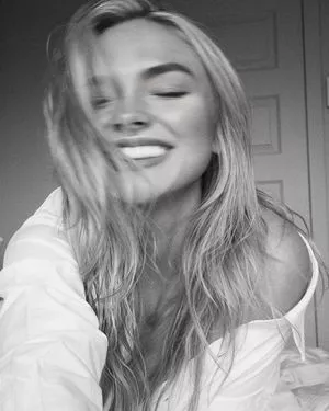 Natalie Alyn Lind / NatalieAlynLind / natalynlind nude photo #0014