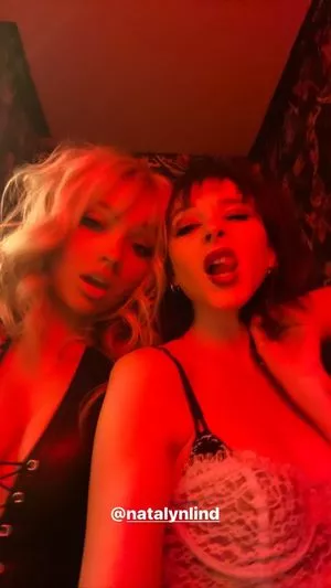 Natalie Alyn Lind / NatalieAlynLind / natalynlind nude photo #0021