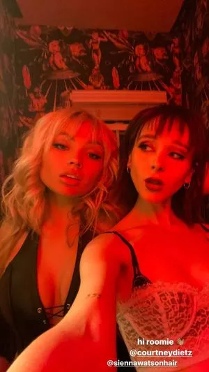 Natalie Alyn Lind / NatalieAlynLind / natalynlind nude photo #0024