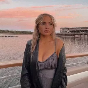 Natalie Alyn Lind / NatalieAlynLind / natalynlind nude photo #0040