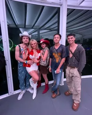 Natalie Alyn Lind / NatalieAlynLind / natalynlind nude photo #0056