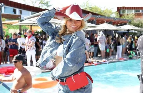 Natalie Alyn Lind / NatalieAlynLind / natalynlind nude photo #0080