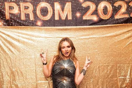 Natalie Alyn Lind / NatalieAlynLind / natalynlind nude photo #0168