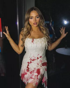 Natalie Alyn Lind / NatalieAlynLind / natalynlind nude photo #0212