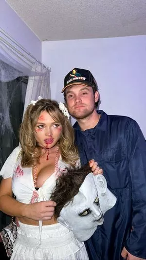 Natalie Alyn Lind / NatalieAlynLind / natalynlind nude photo #0217