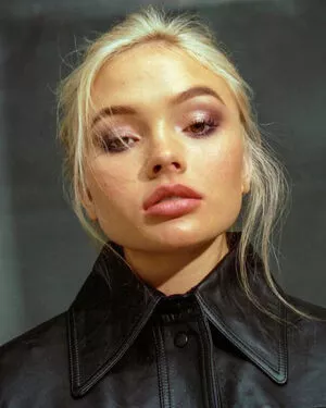 Natalie Alyn Lind / NatalieAlynLind / natalynlind nude photo #0240