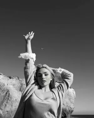 Natalie Alyn Lind / NatalieAlynLind / natalynlind nude photo #0254