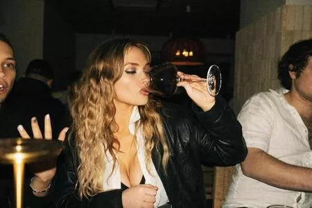 Natalie Alyn Lind / NatalieAlynLind / natalynlind nude photo #0262